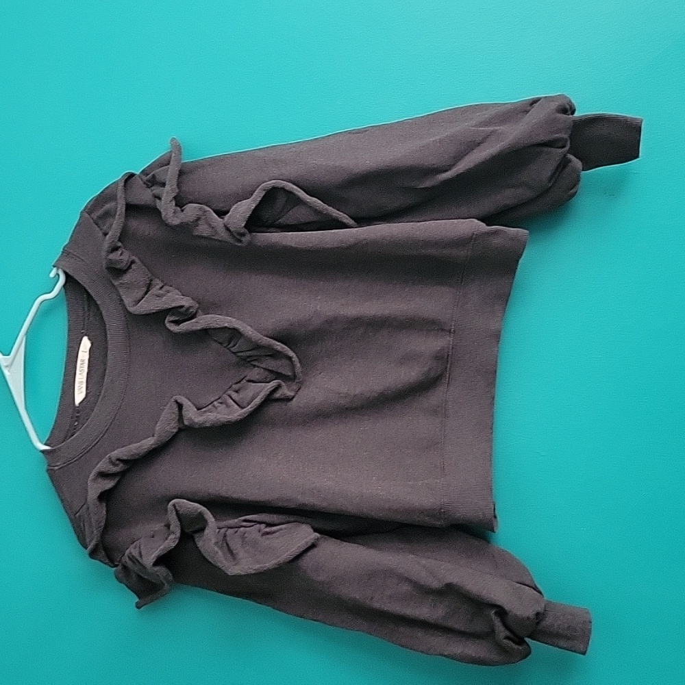 Women's cropped ruffled sweatshirt